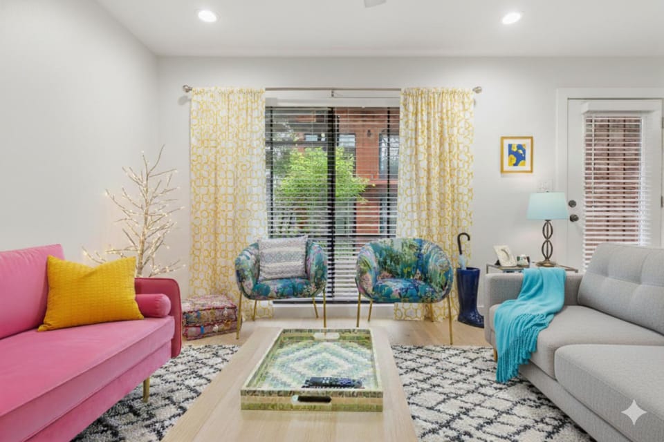Living room, Seating area