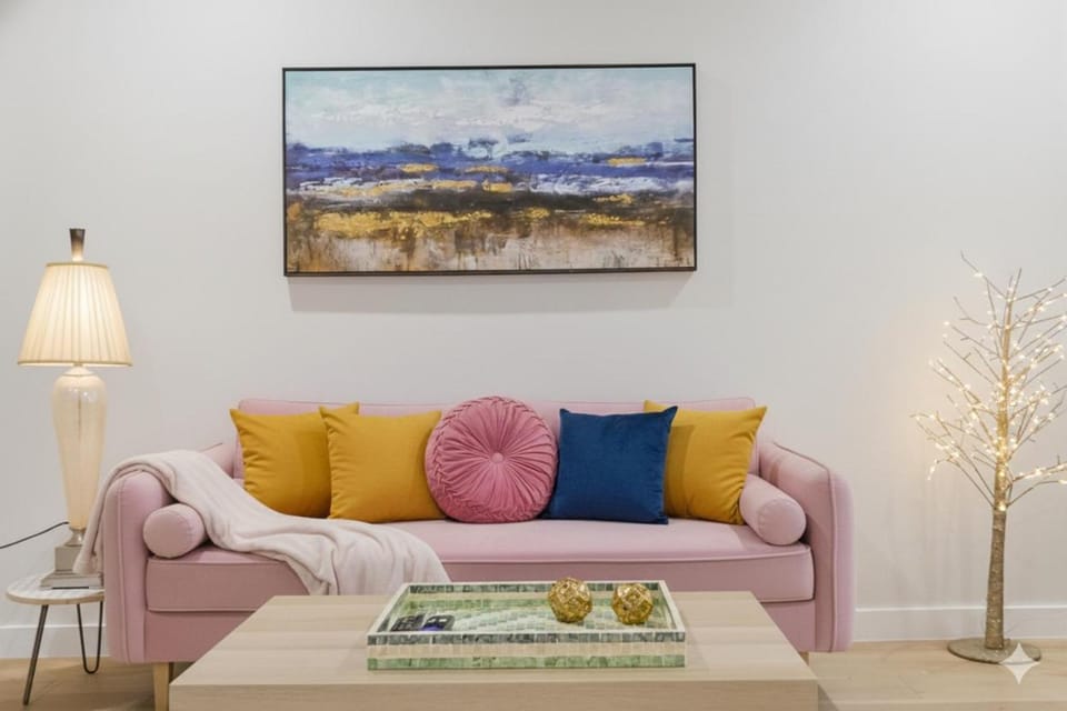 Living room, Decorative detail, Seating area
