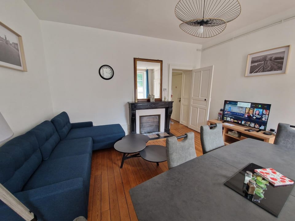 Lounge or bar