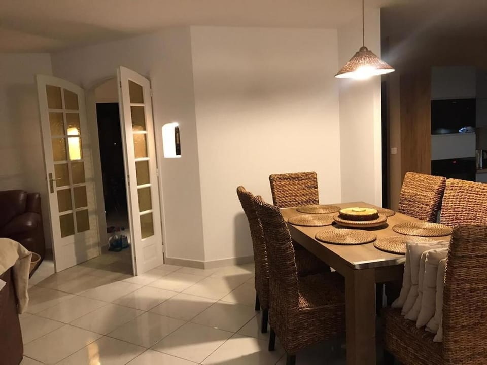 Villa with SEA VIEW, 1 km from the BEACH and CITY CENTER, BBQ, Tennis close by Villa in Roquebrune-sur-Argens