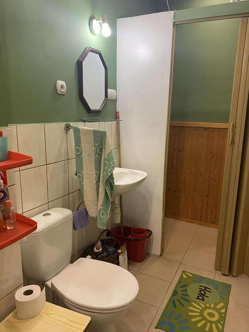 Toilet, Bathroom, towels