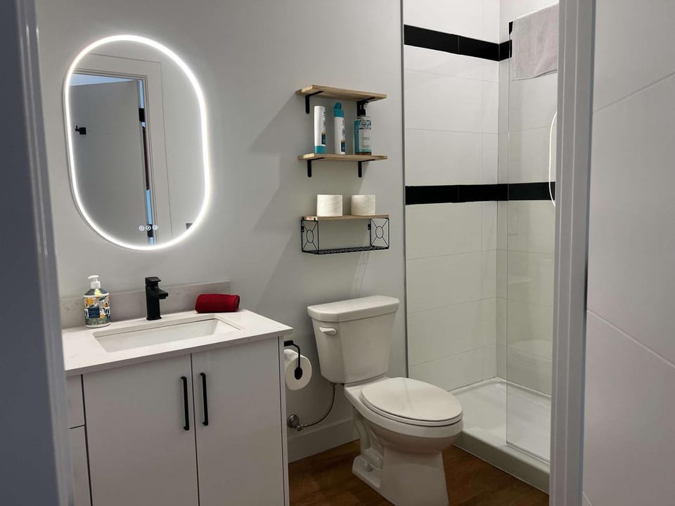 The Anchor House Downtown AC, Unit 406 Apartment in Dartmouth