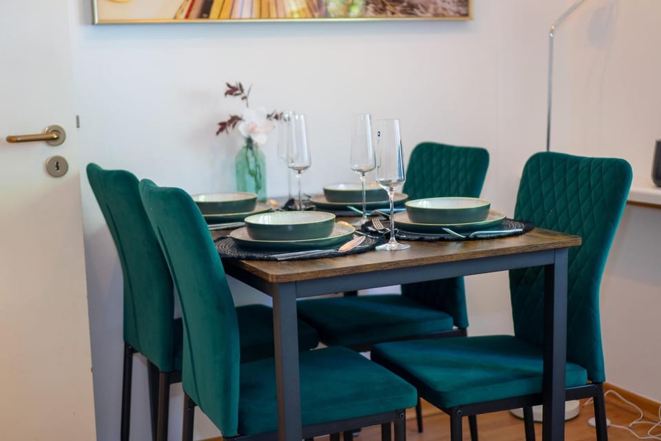 Dining area, Food