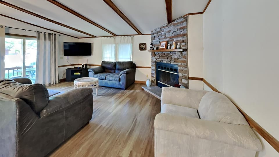 Put-in-Bay Island Club #12 House in South Bass Island