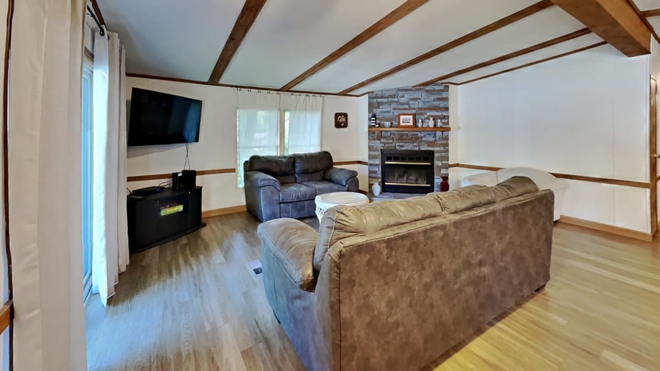 Put-in-Bay Island Club #12 House in South Bass Island