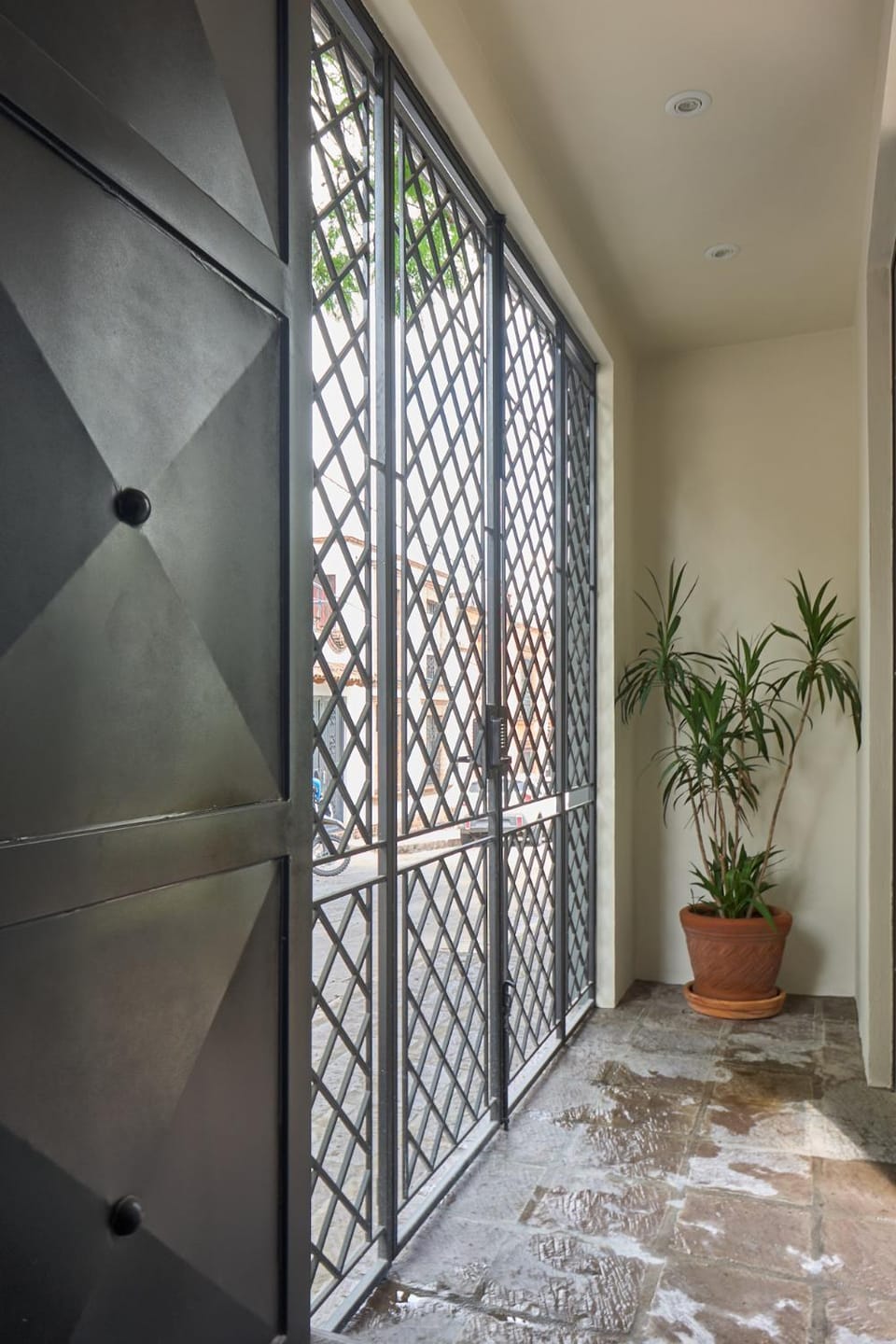 Facade/entrance