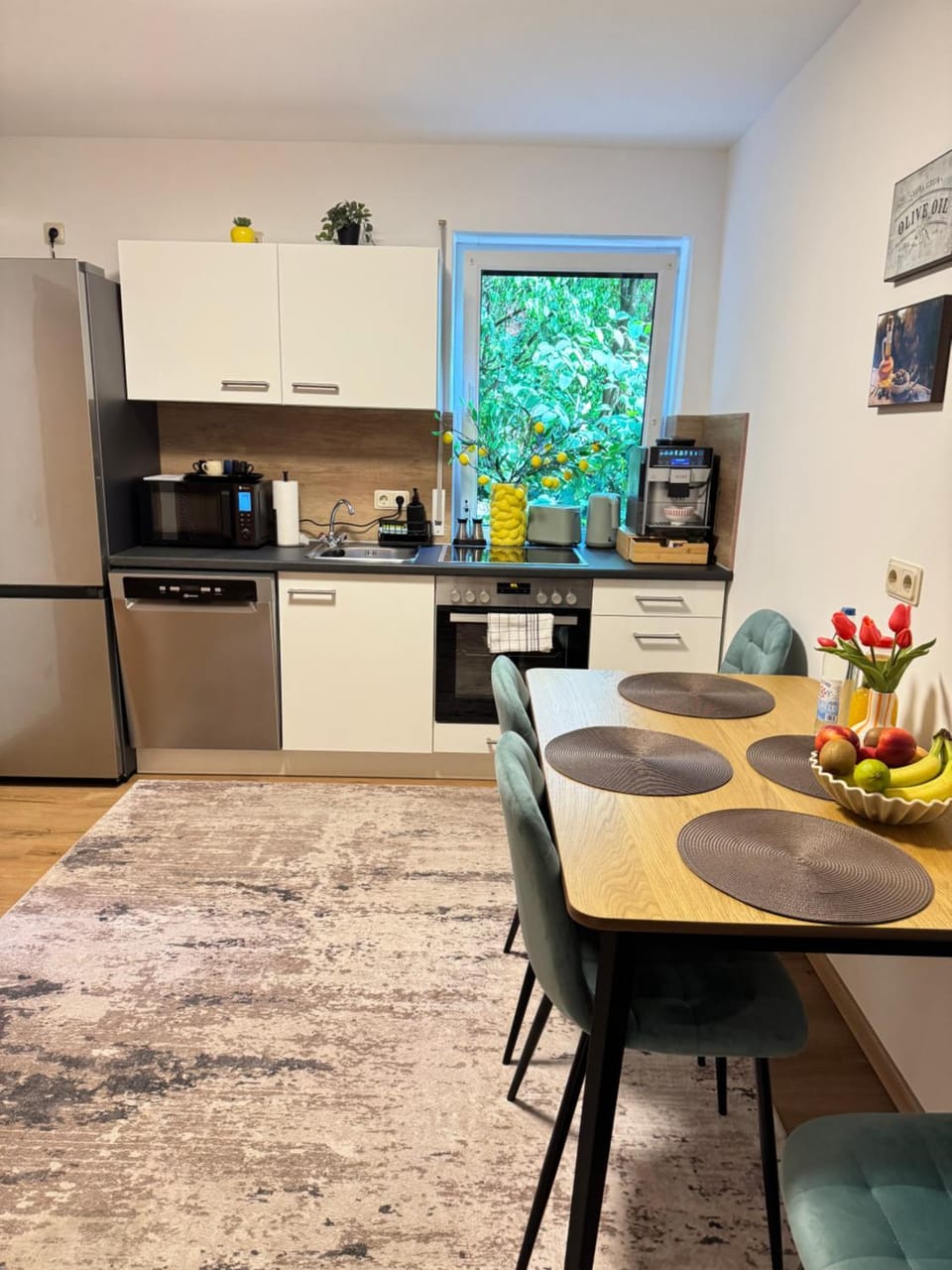 Kitchen or kitchenette, Dining area, dishwasher, oven, stove