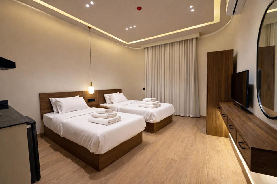 Bed, TV and multimedia, Kitchen or kitchenette, Photo of the whole room, Bedroom, towels