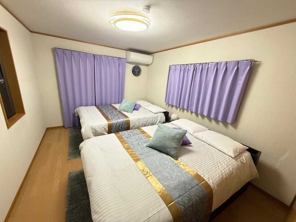 Bed, Bedroom, air conditioner