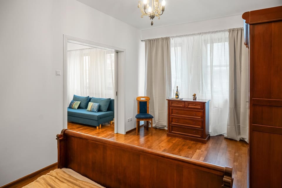 Stepup Apartment, City Center Bucharest, Magheru Blvd View, Elegant Stay Apartment in Bucharest