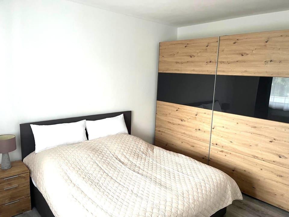 Bed, Photo of the whole room, Bedroom, wardrobe