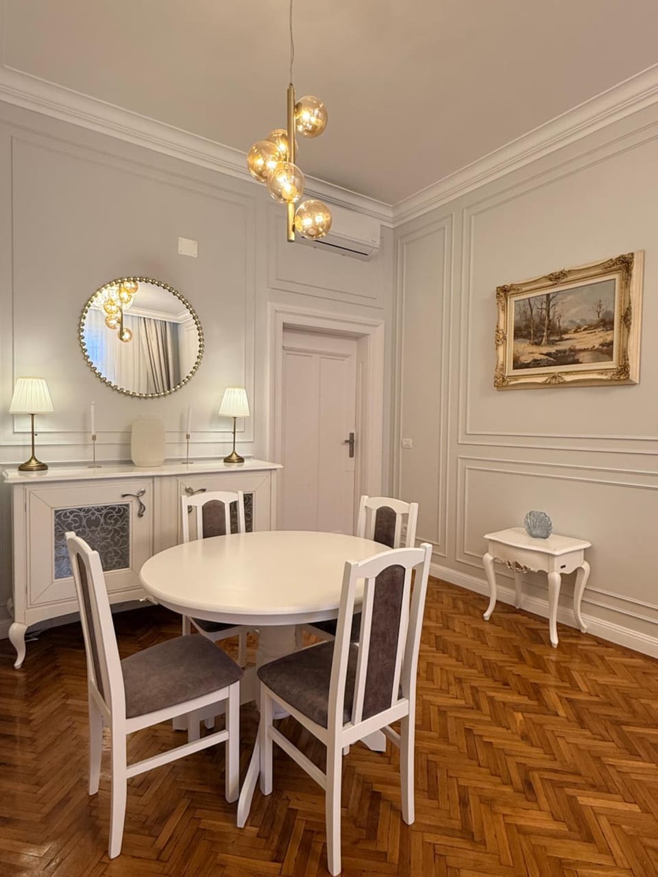 Living room, Seating area, Dining area, air conditioner
