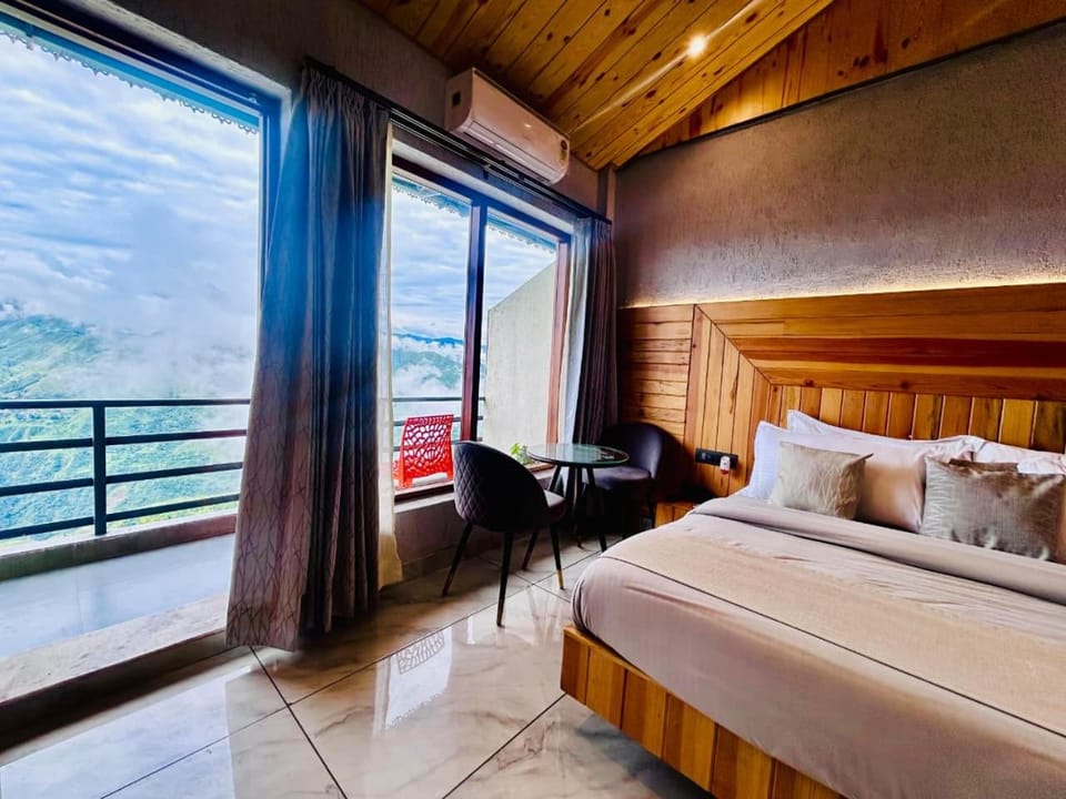 The Edge Heavan Resort - Luxury Rooms With Open Terrace Near JW Marriott Hotel in Uttarakhand