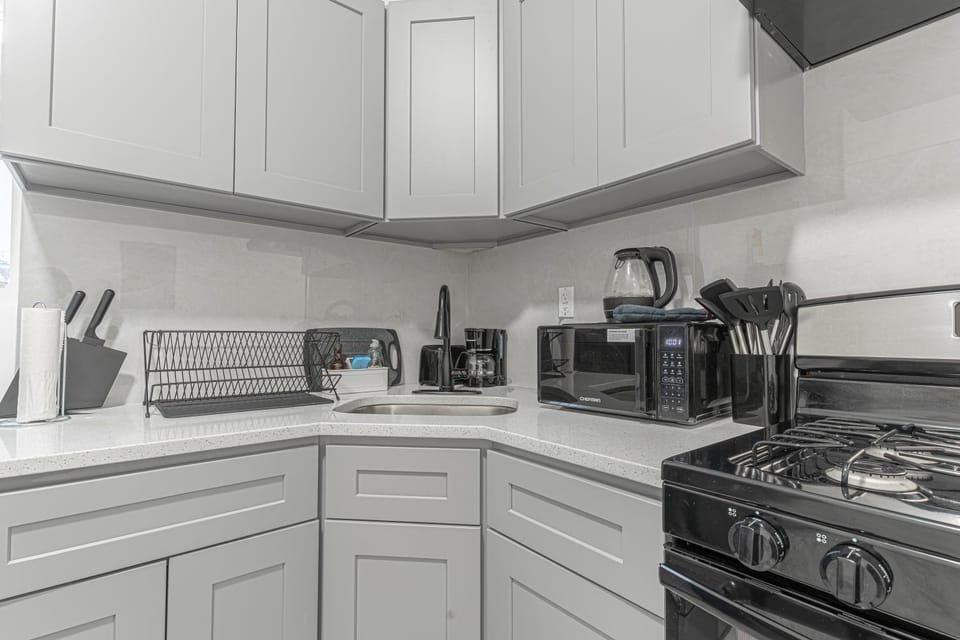 Coffee/tea facilities, Kitchen or kitchenette, dishwasher, pet friendly, stove, toaster