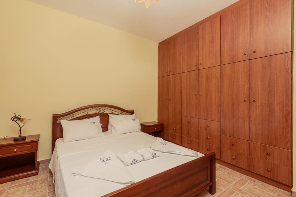 Bed, wardrobe