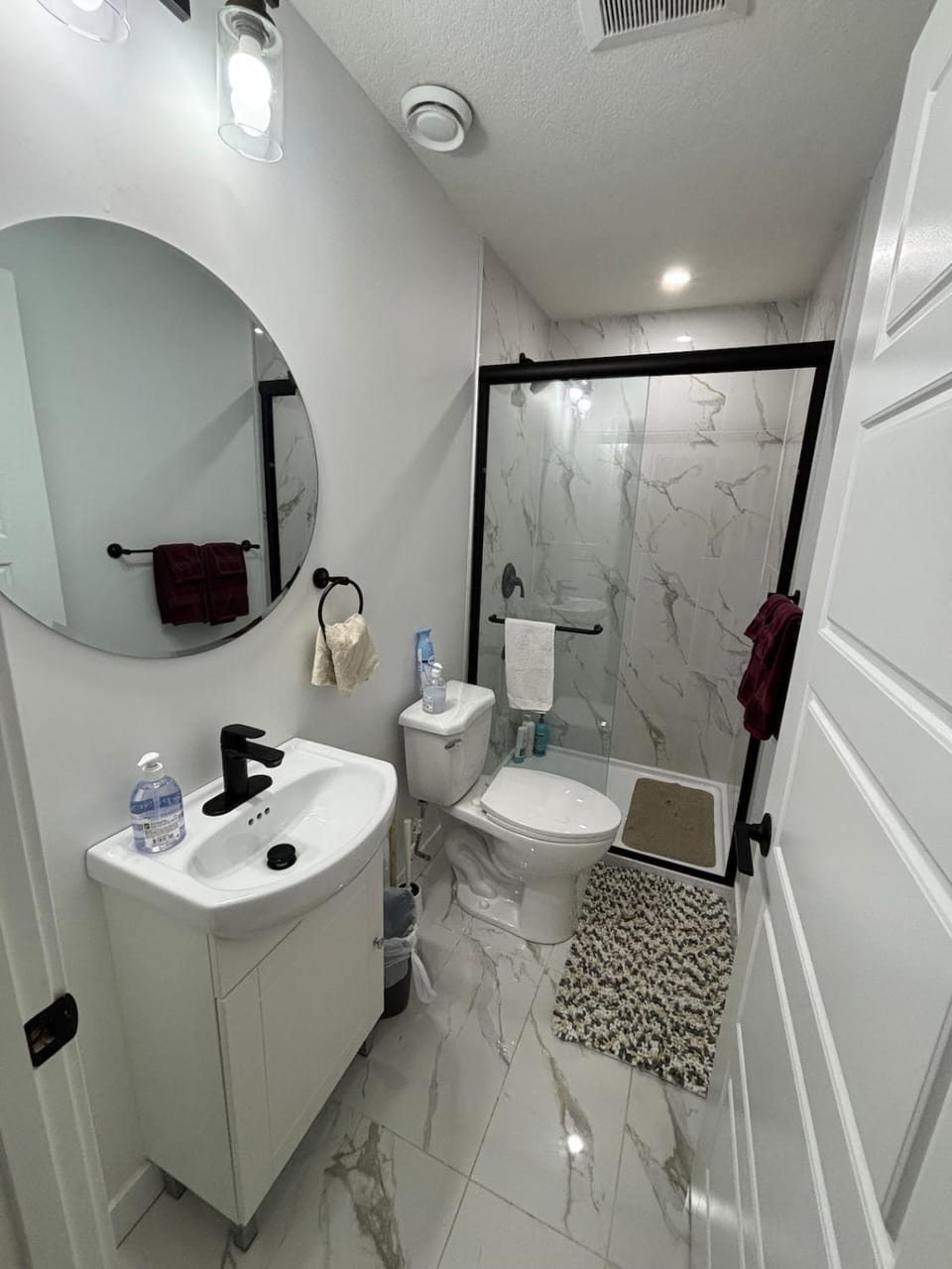 Fowler Road Cozy Lower Suite Apartment in Airdrie