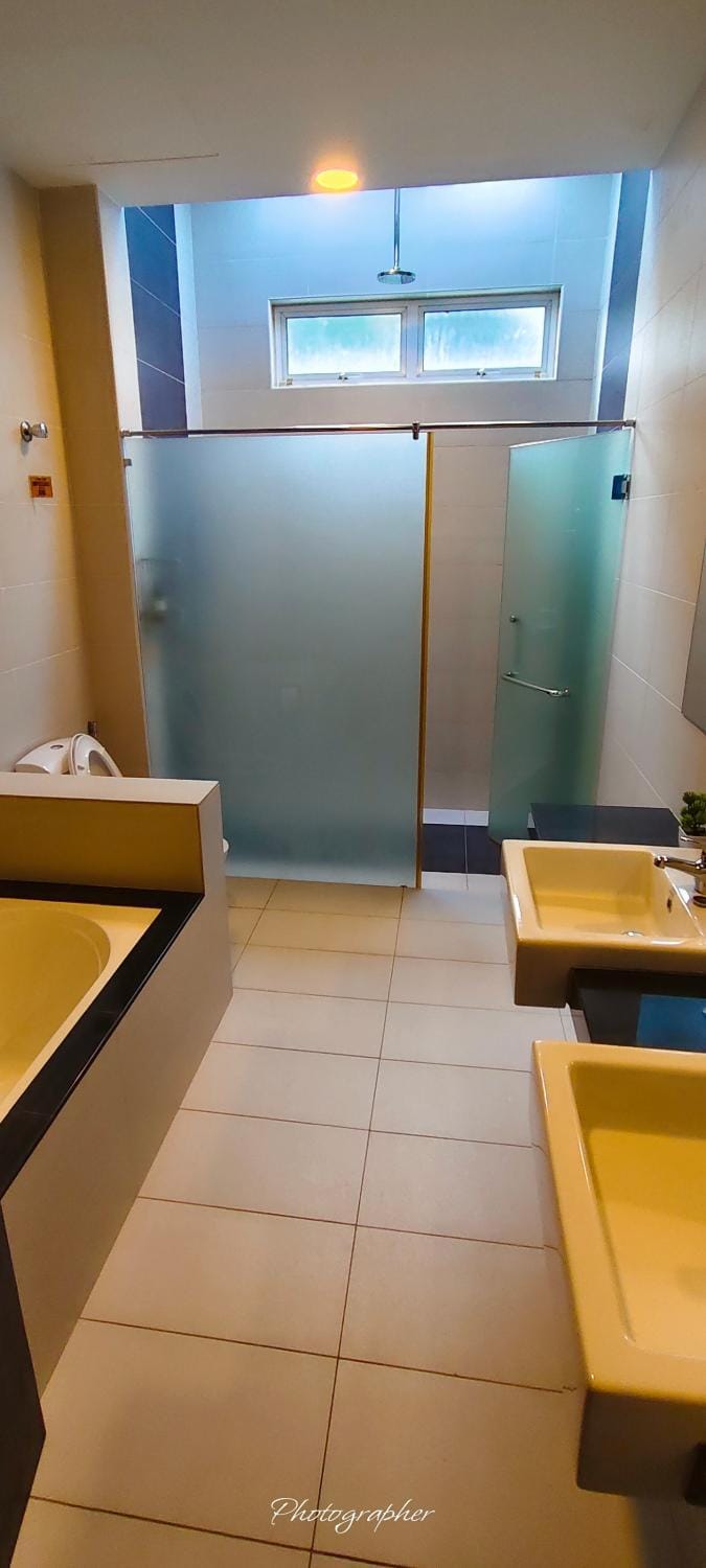 Spacious 5BR Semi-D Perdana East Lake Cyberjaya House in Putrajaya
