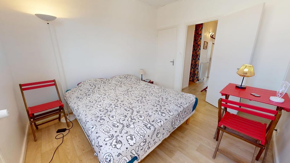 Bed, Bedroom