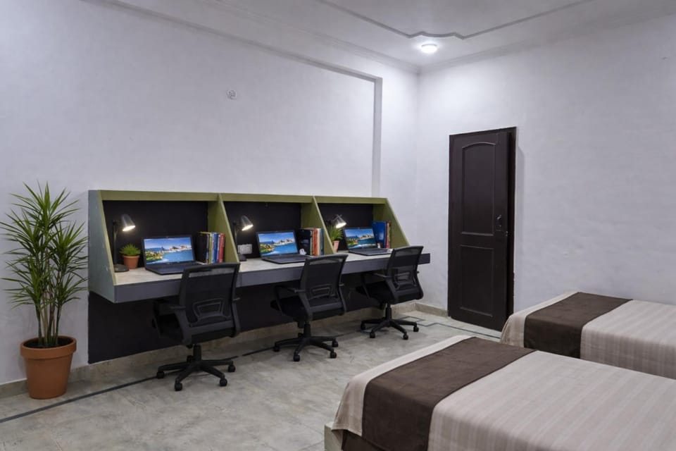 Alpha Hives Boys Hostel & Travelers Stay Hostel in Haryana