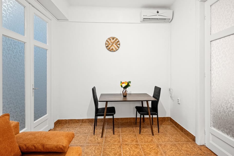 Stepup Apartment, Old Town Bucharest, City Center, Classic Escape Apartment in Bucharest