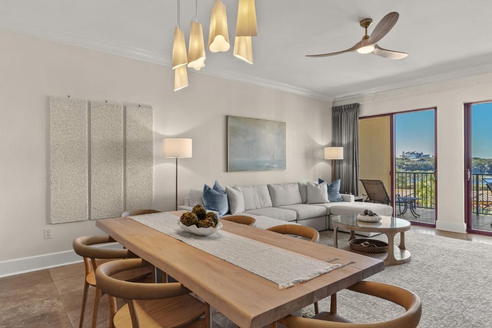 Day, View (from property/room), Balcony/Terrace, Living room, Seating area, Dining area, furniture