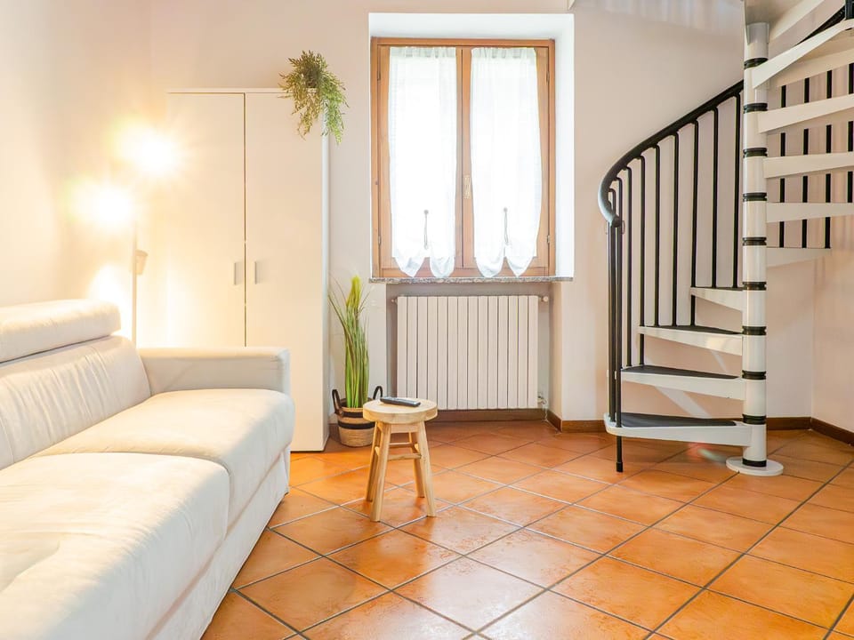 White Nest - Lake Como & Ski Area Apartment in Province of Lecco