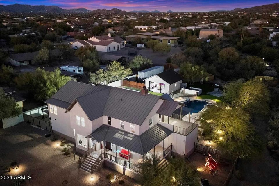 Private Pickleball Court Pool heat Spa Fire Pit House in Pinnacle Peak