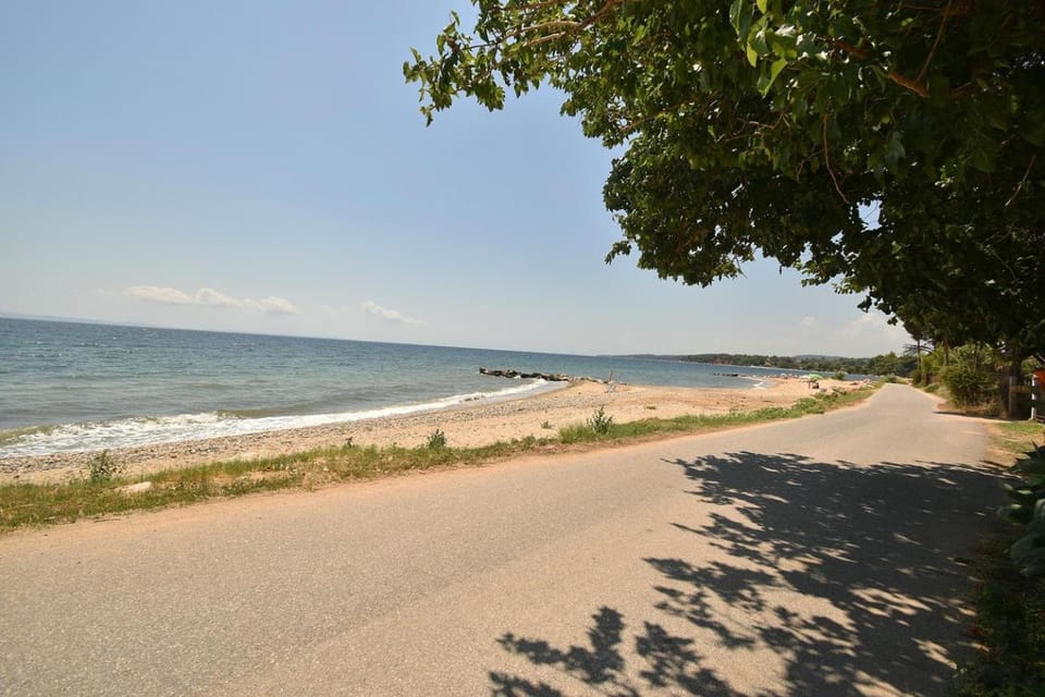 Lemon 2 Sea Side Apartment, Nikiti Apartment in Halkidiki
