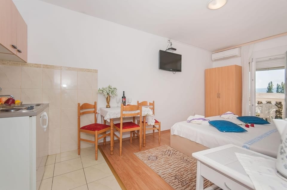 Dining area, Bedroom