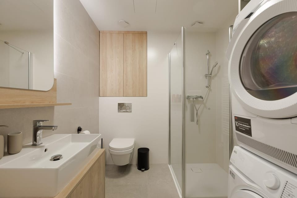Shower, Toilet, washing machine, dryer