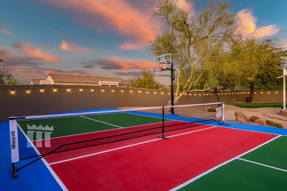 5BR Pool Patio Outdoor TV & In-Pool Hoops House in Pinnacle Peak