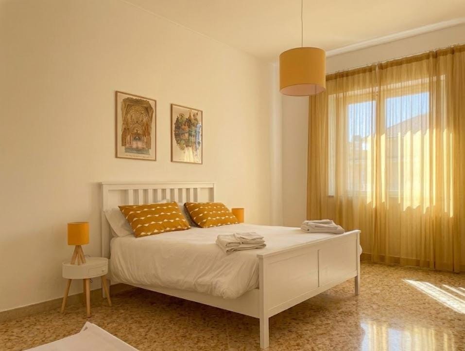 Bed, Photo of the whole room, Bedroom, cot, towels