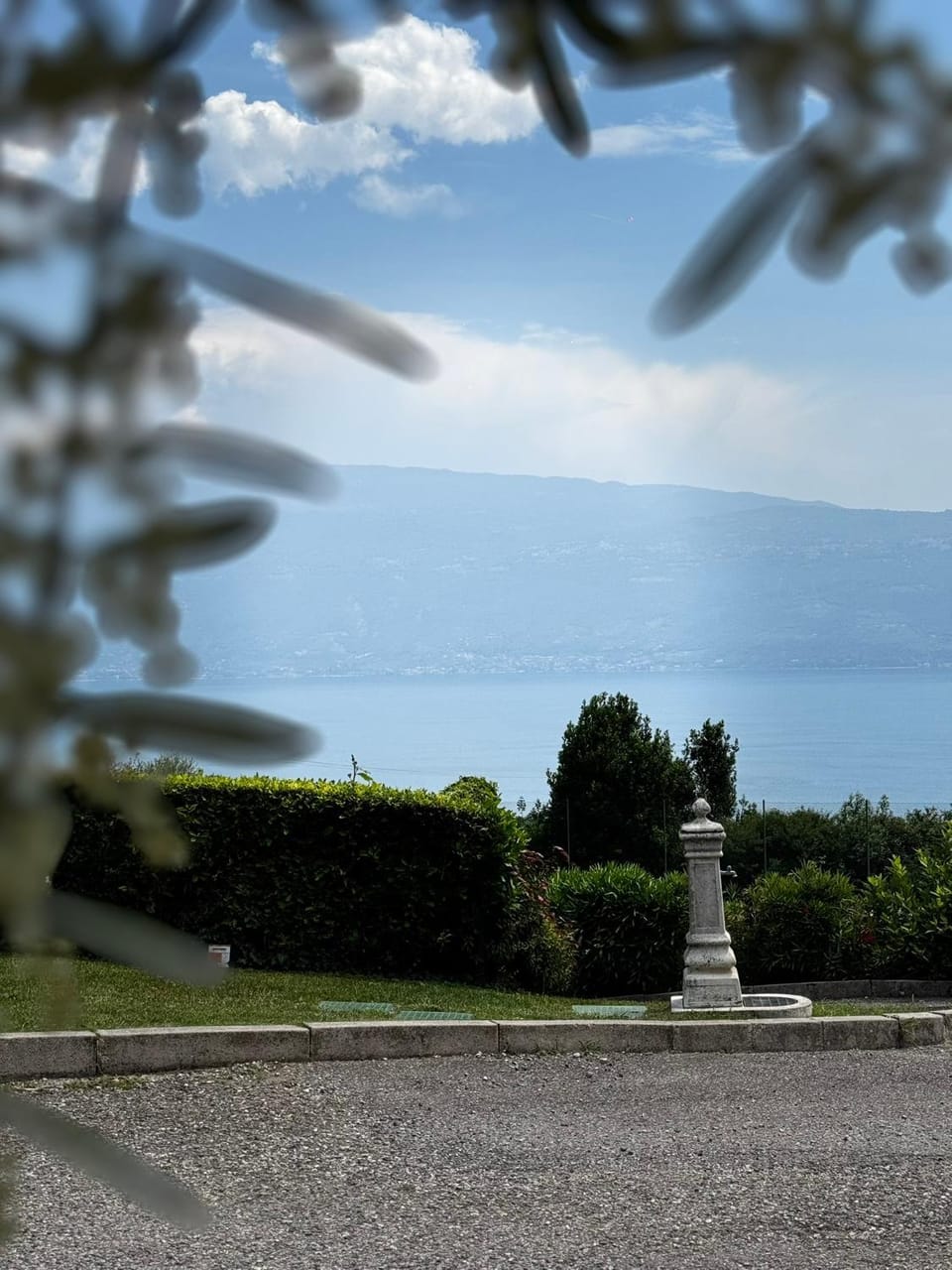 Gardasee Seeblick - Pool & Tennis Apartment in Lake Garda