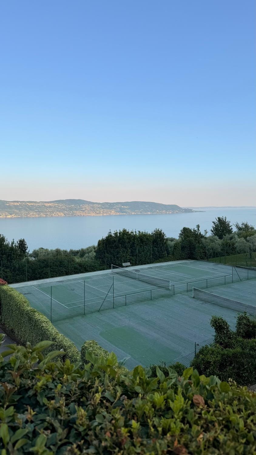 Gardasee Seeblick - Pool & Tennis Apartment in Lake Garda