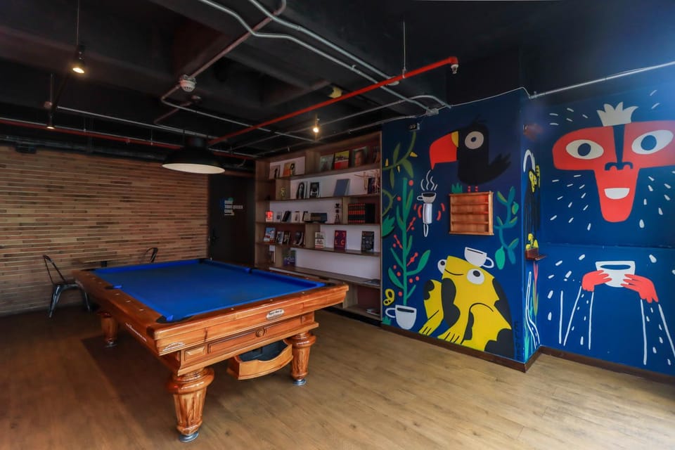 Billiard, Game Room