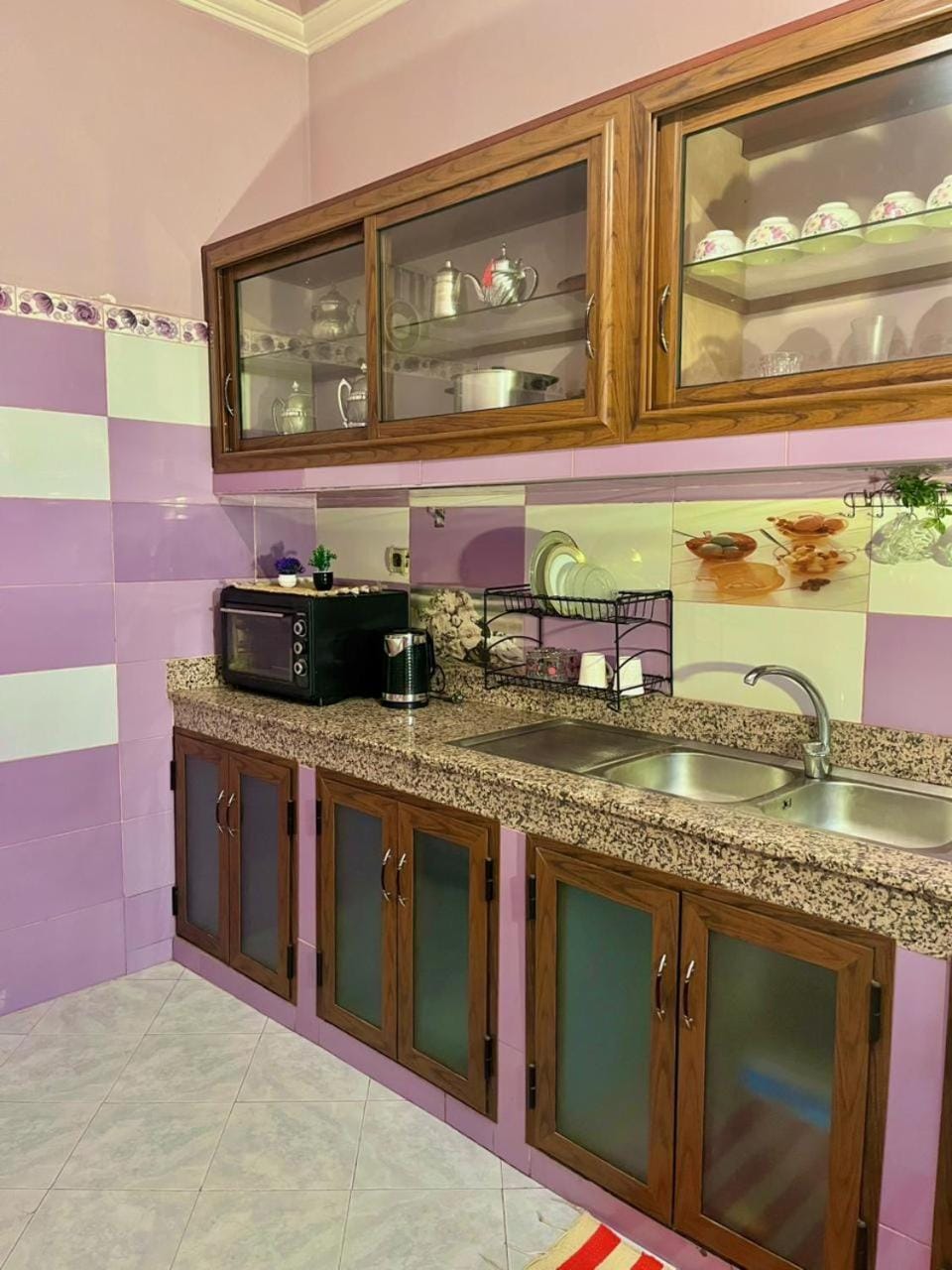 Billiard, Coffee/tea facilities, oven, kitchen