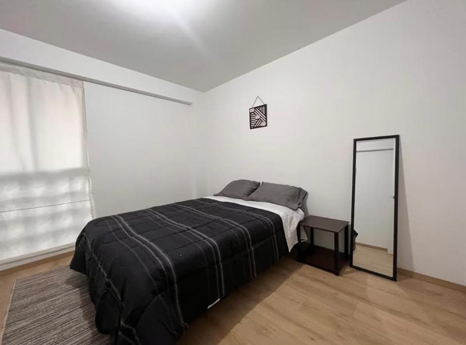 Habitación con baño privado, duplex con ambientes compartidos Vacation rental in Los Olivos