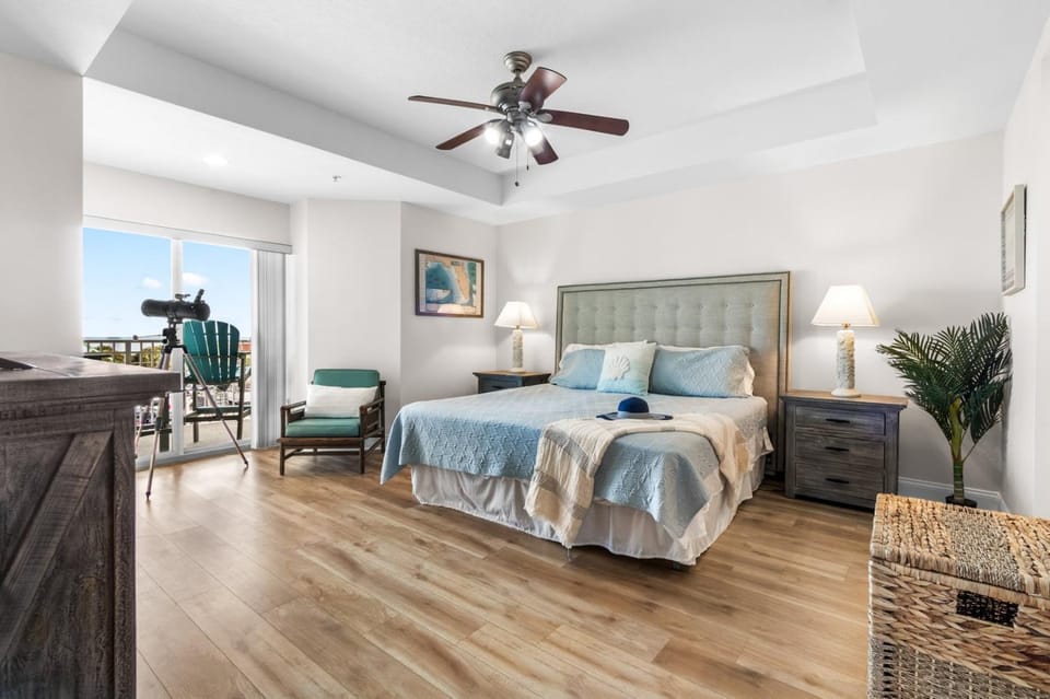 Bed, Balcony/Terrace, Photo of the whole room, Seating area, Bedroom