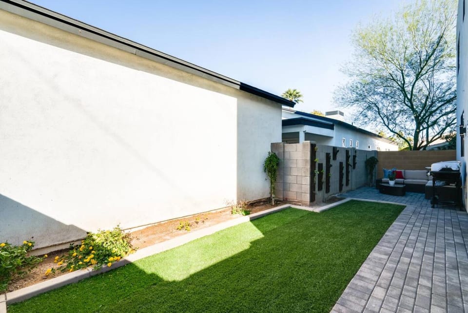 Stylish NEW 3BR Home in Historic Phoenix Coronado House in Phoenix