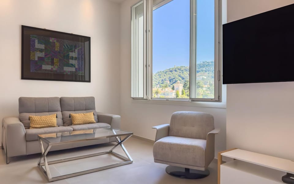 Communal lounge/ TV room, Living room