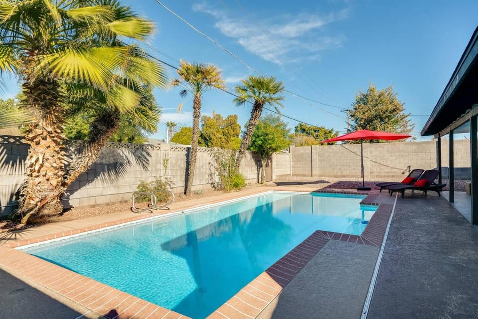 Superhost 3BR Pool Escape near Old Town & PHX House in Phoenix