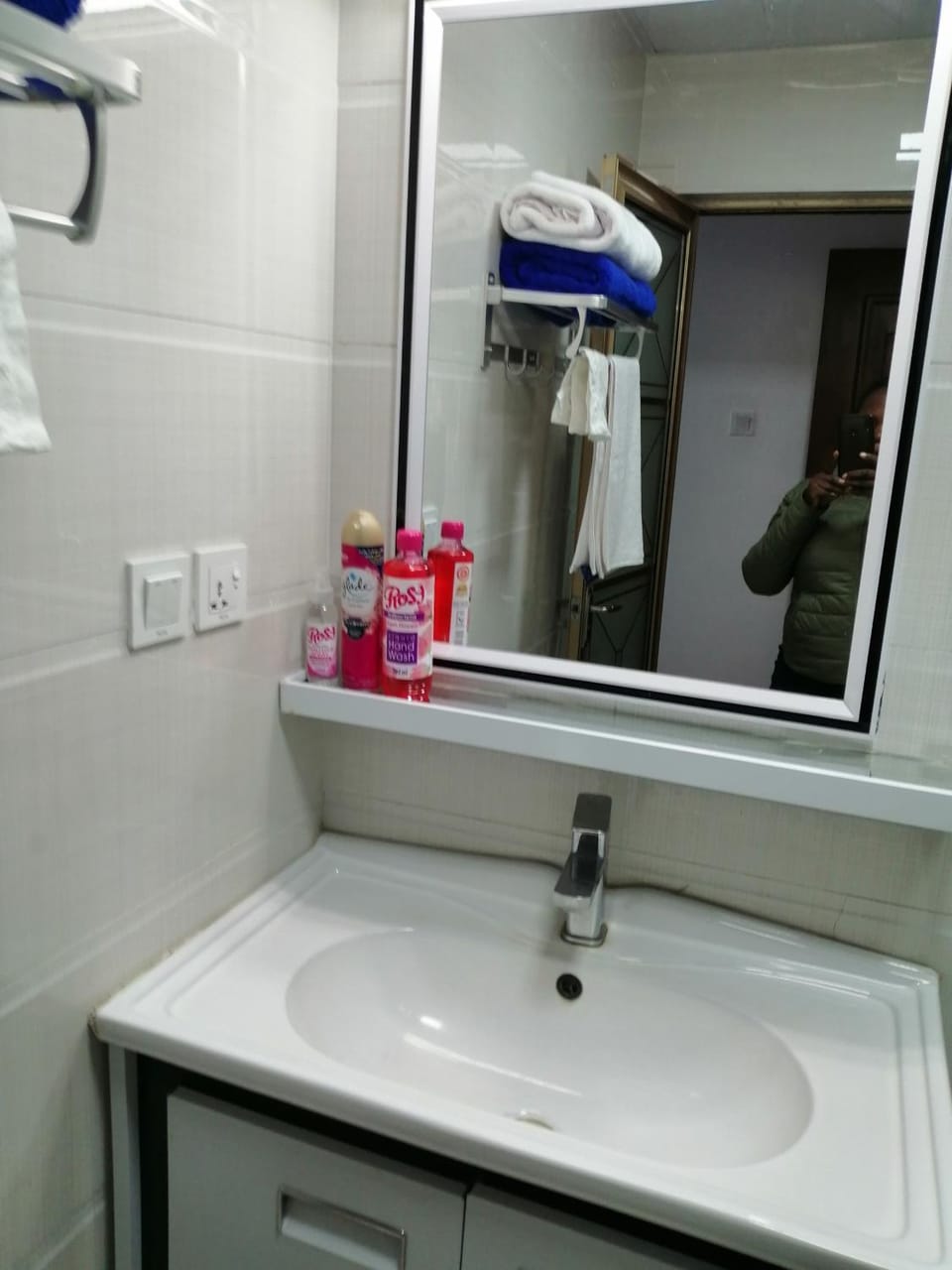 Bathroom, towels