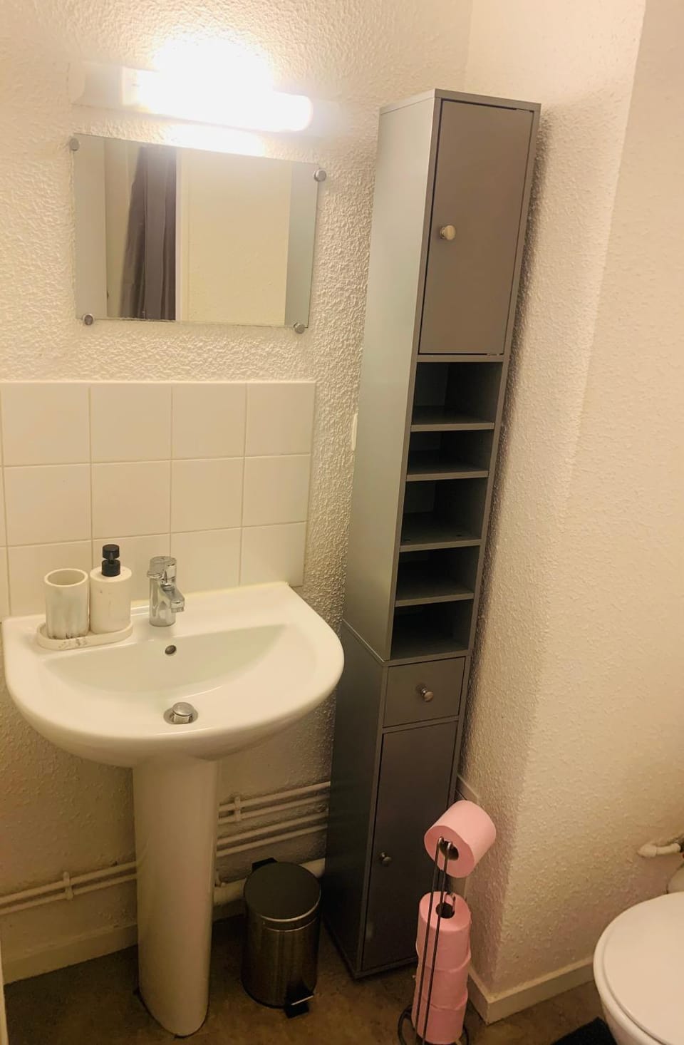 Toilet, Bathroom, towels
