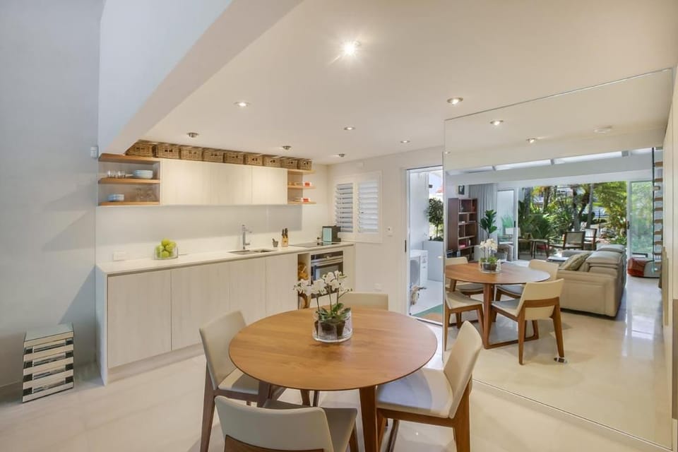 Modern Loft Apartment Noosa – Coastal Escape Apartment in Noosa Heads
