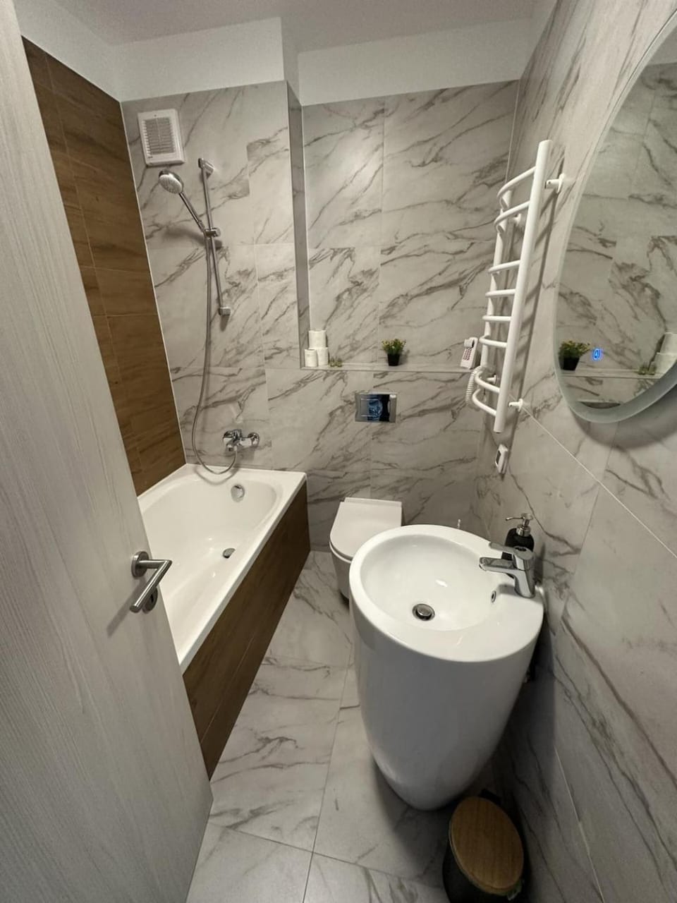Modern 1BR Apartment with Terrace View - Romexpo Apartment in Bucharest