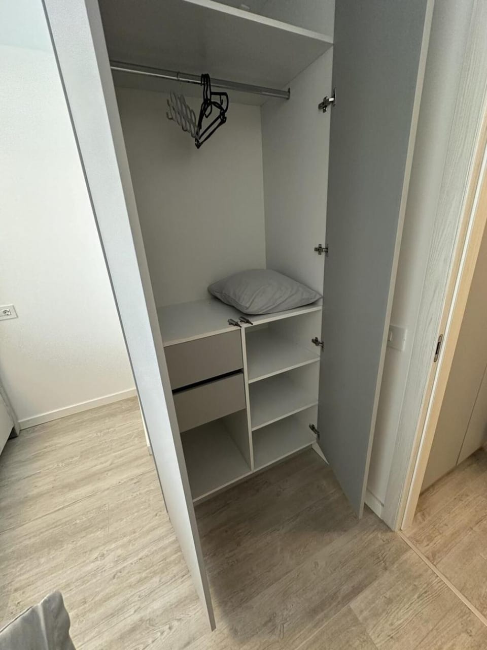 Modern 1BR Apartment with Private Parking and Terrace near Romexpo Apartment in Bucharest