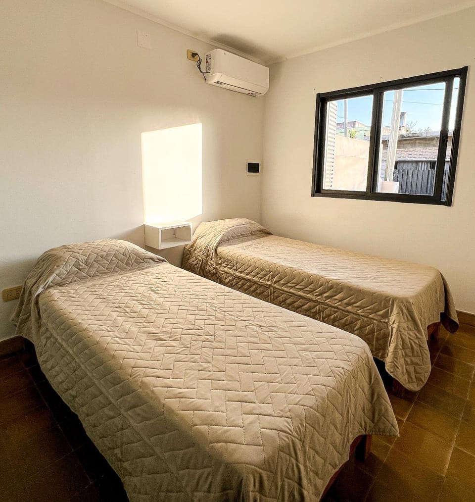 Bed, Photo of the whole room, Bedroom, air conditioner
