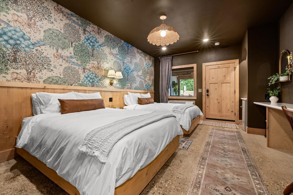 Bed, Photo of the whole room, Bedroom