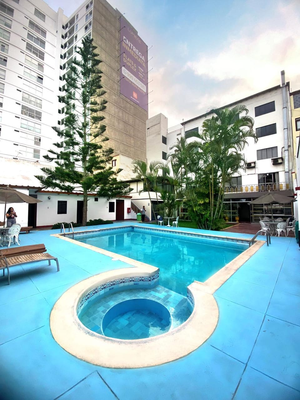Swimming pool