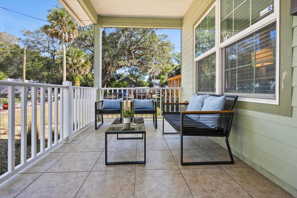 Walk to Ice Plant Hot Tub Coming Soon Comfy Beds House in Saint Augustine